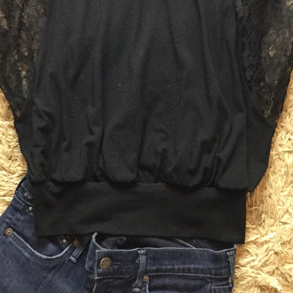 Beautiful Cold Shoulder Top - Picture 5 of 5
